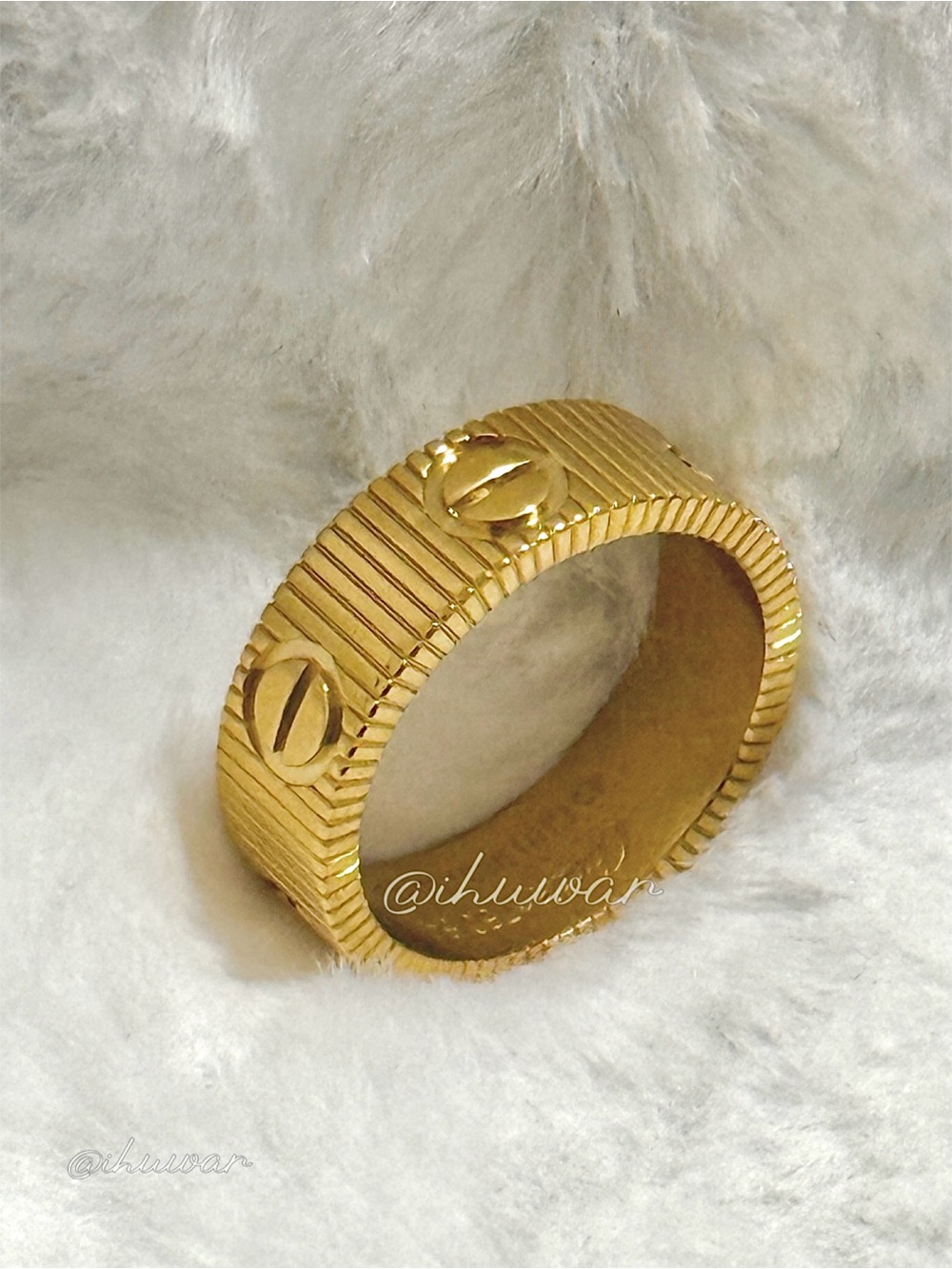 18K Gold plated LOVE Ring ScrewMotifs Ribbed Band Size 6.5 - Picture 3 of 7